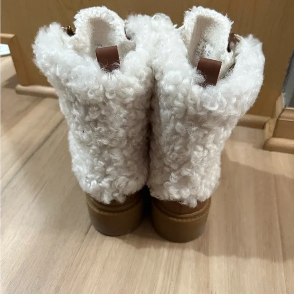 Coach Leona Sherling Boot - Picture 8 of 11